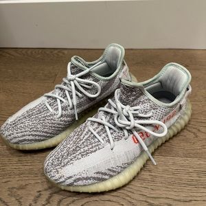 Yeezy 350 V2 Blue Tint Size8.5 used